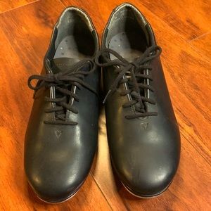 Capezio Tap shoes. size 8 women’s, 6 men’s